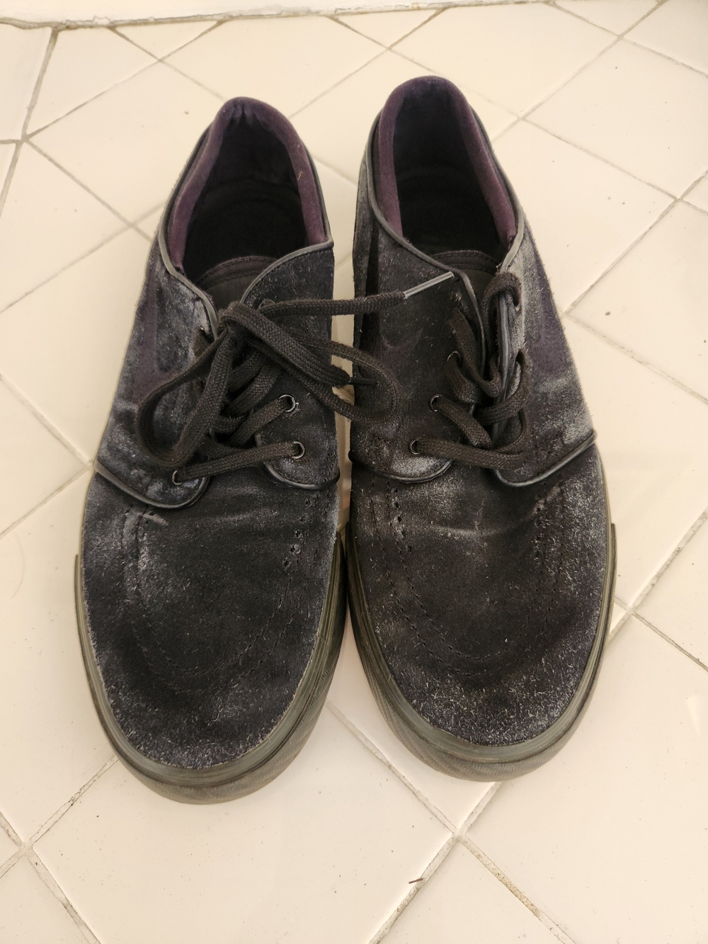 Nike Men's Black Suede Sneakers, Size 10